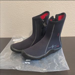 Scuba diving boots